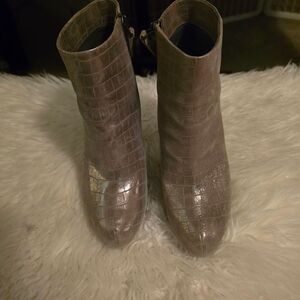 ROSE GOLD PLATFORM BOOTIES